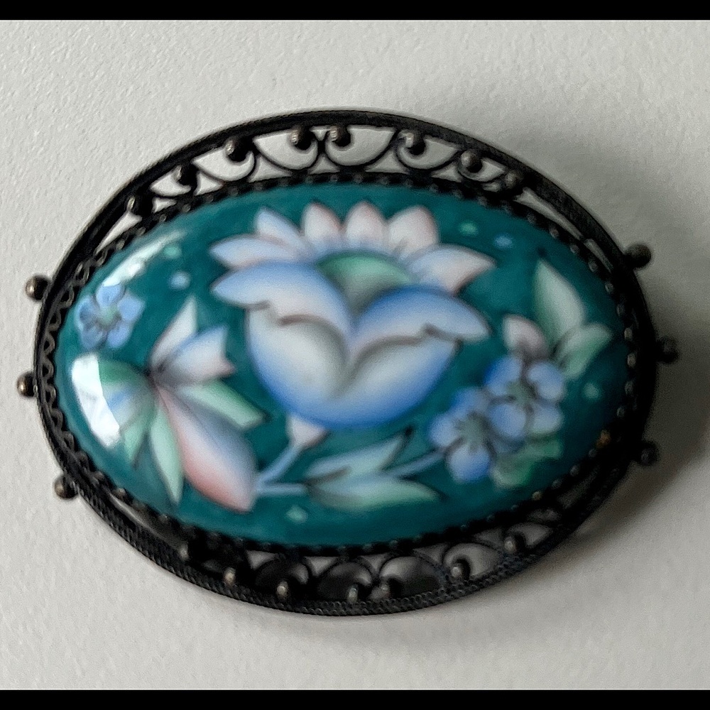 NEW VINTAGE FINIFT BROOCH/PIN  ENAMEL FIILGREE FRAME made in RUSSIA